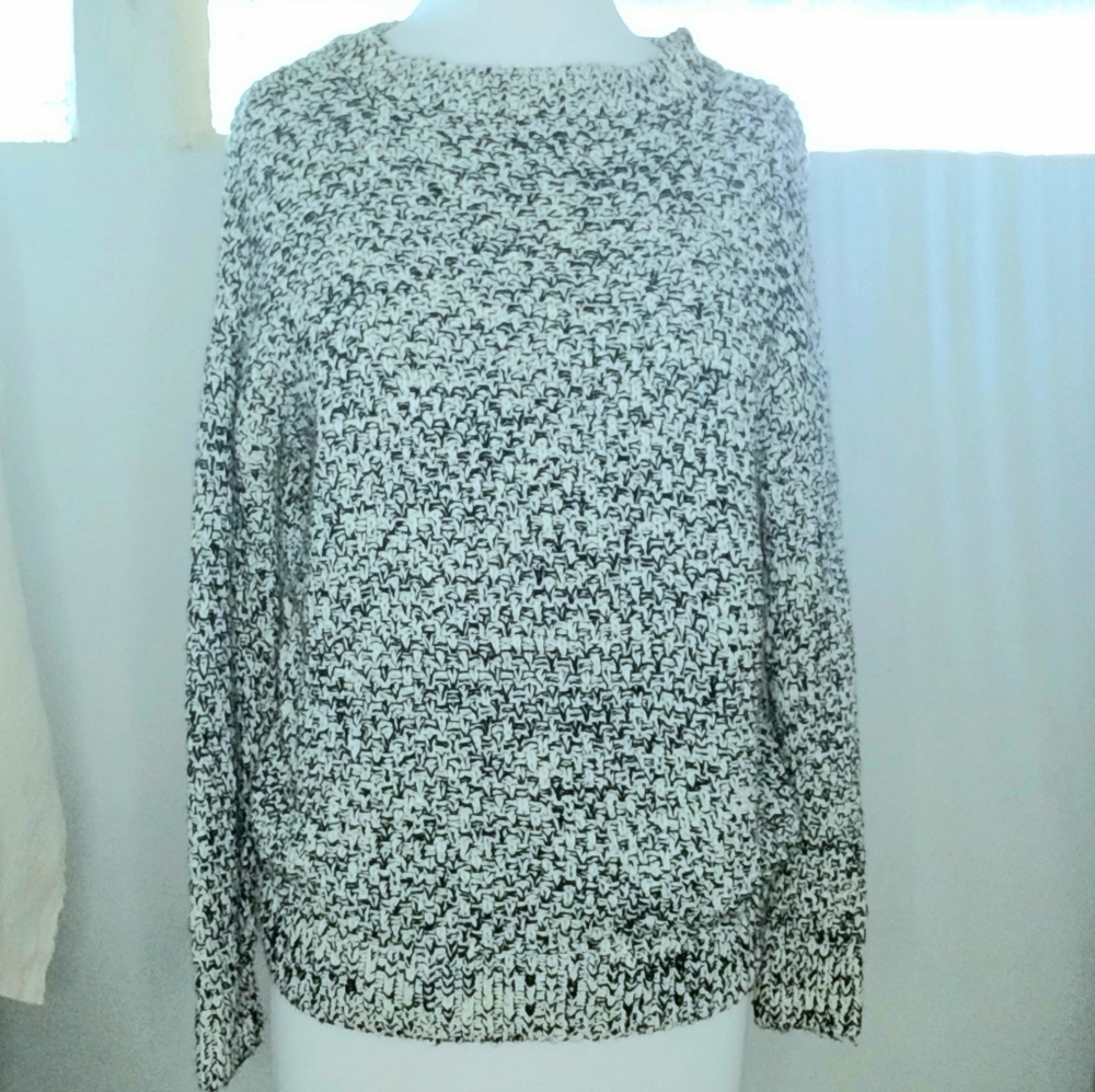 HM black/white Cable Knit Sweater NWOT SZ Small